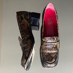 Joan & David Italian Leather Loafers 7.5- with original Dust bag